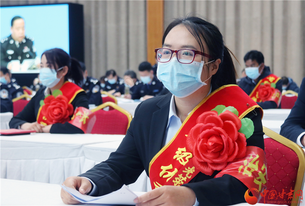 民警的好幫手 鄉(xiāng)親的貼心人——記甘肅省優(yōu)秀治安戶長陽娟（圖）