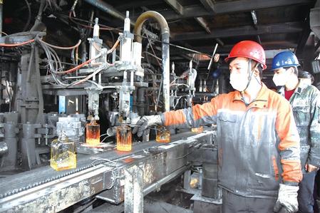 開(kāi)動(dòng)“直通車” 高歌“加速跑” 酒泉市精準(zhǔn)推進(jìn)復(fù)工復(fù)產(chǎn)