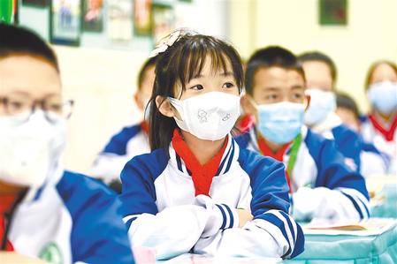 春暖花開 校園迎來“開學第一課”