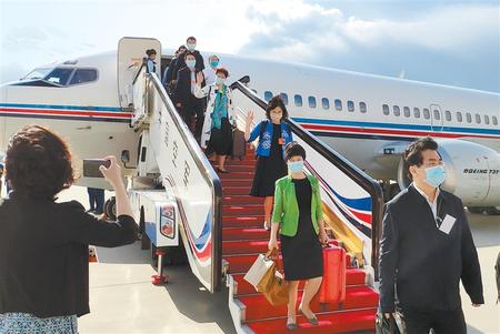 不負重托 履職盡責 ——住甘全國政協(xié)委員抵京