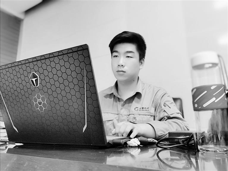 總書(shū)記的話(huà)兒記心間丨還沒(méi)畢業(yè)，工作就落實(shí)了!