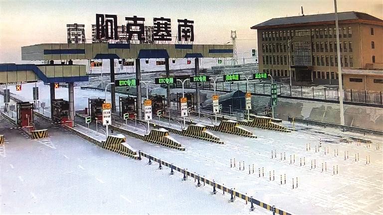 受降雪影響河西部分路段實(shí)施臨時交通管制