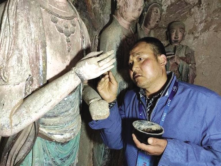麥積山石窟文物修復(fù)師牟常有：34年來(lái)修復(fù)洞窟20個(gè)