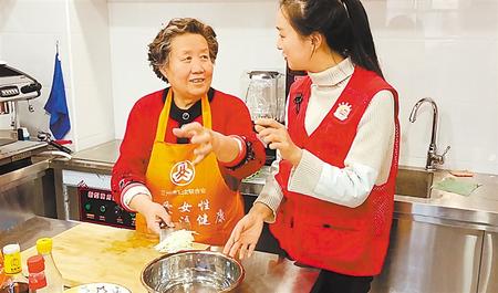 居家養(yǎng)老托起幸福“夕陽紅”——甘肅建設多元養(yǎng)老服務體系讓老年人安度晚年