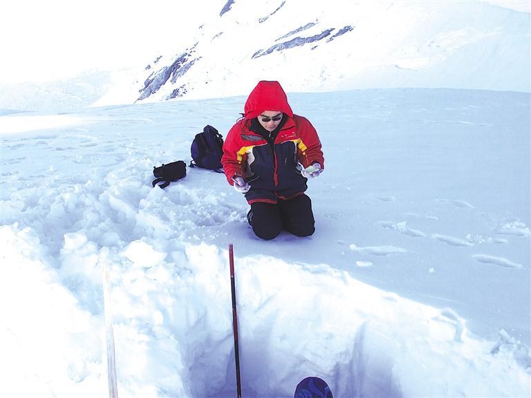 中科院西北研究院研究員李宗?。浩钸B山上的“守望者”