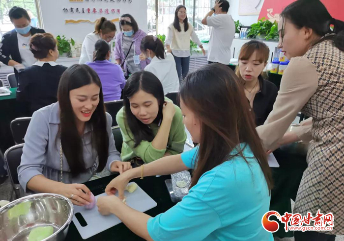 解鎖新技能！蘭州七里河區(qū)秋天的第一份手工月餅來了