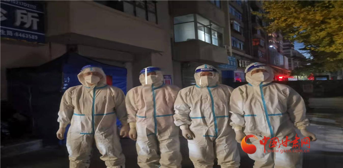 【甘快看·疫情防控甘肅在行動(dòng)】蘭州平?jīng)雎飞鐓^(qū)：社工委成員總動(dòng)員 眾人攜手抗擊疫情