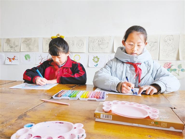 甘肅這兩名小朋友，被太空中亞平老師點(diǎn)了名