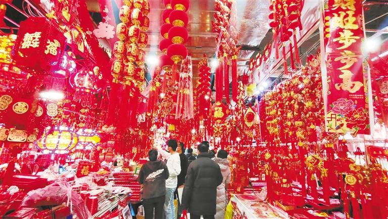 年貨豐 采購忙，金城紅紅火火迎新春
