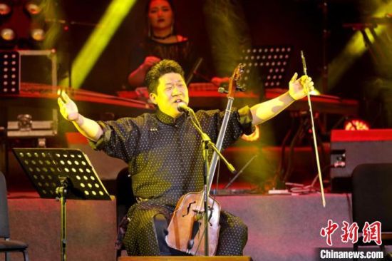 圖為樂隊主創(chuàng)巴依勒格。(資料圖) 受訪者供圖