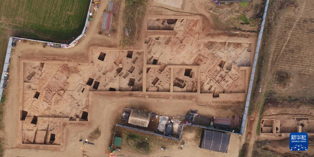 河南南陽市黃山新石器時代遺址山頂臺探方（資料圖）。