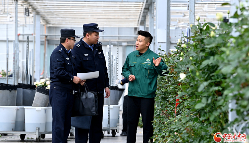 【隴拍客】蘭州：“春耕警務(wù)”播撒平安種子